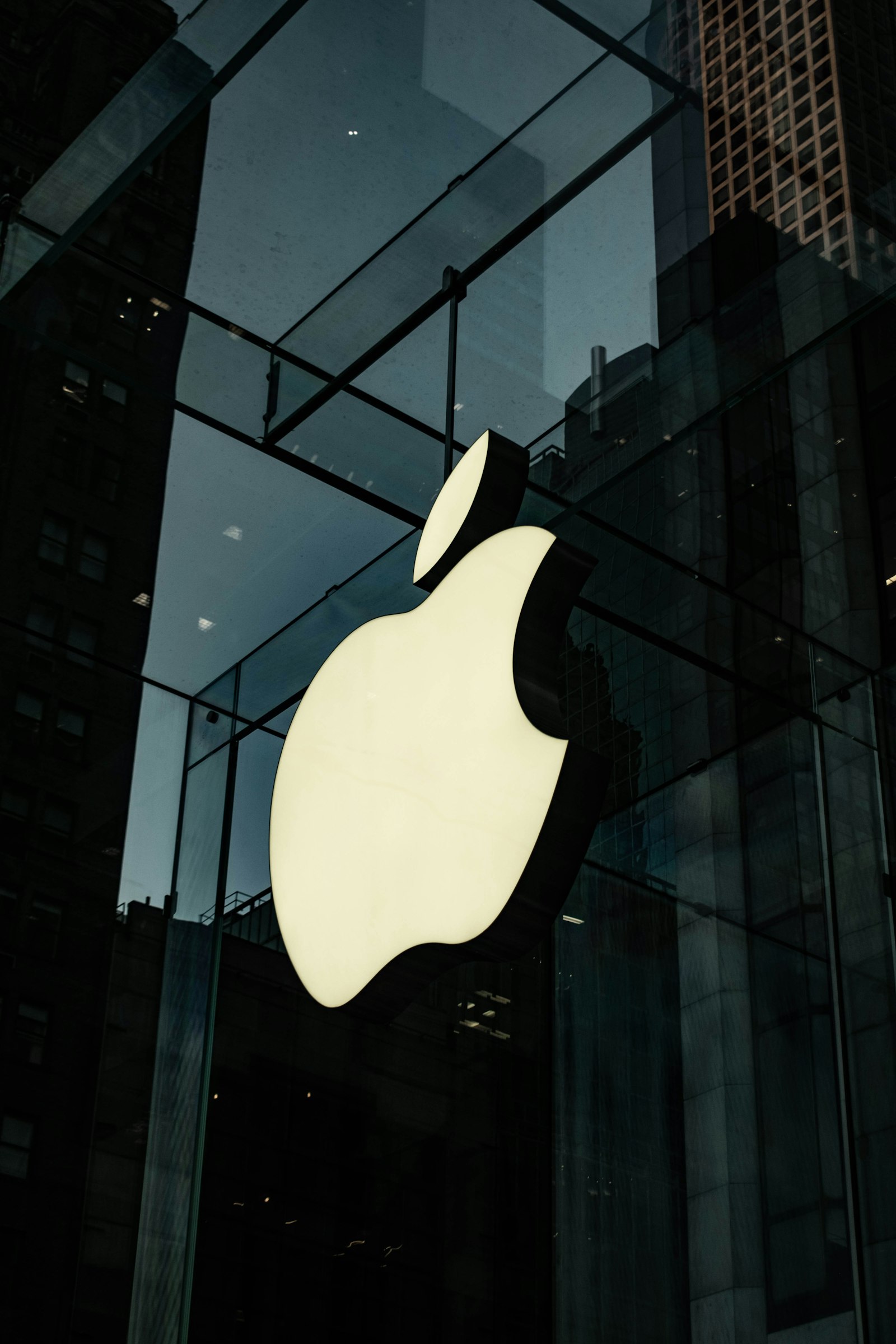 Apple Store glass building exterior